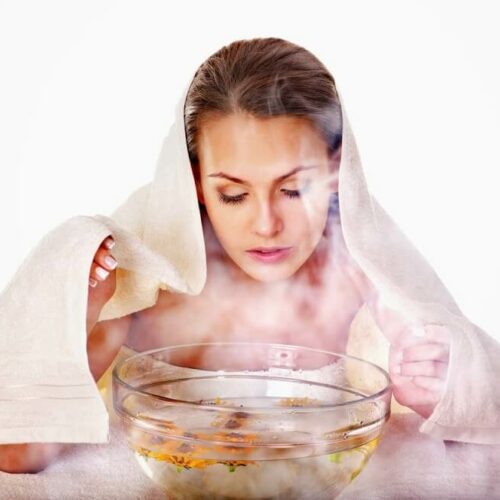 Nhất Định Đừng Bỏ Lỡ 4 Cách Xông Mặt Trị Mụn Tại Nhà Này
