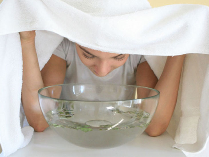 Mẹo thực hiện phương pháp xông mặt trị mụn tại nhà đúng cách